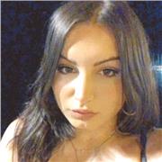 Ragazza neodiplamata offre disponibilità per lezioni di italiano